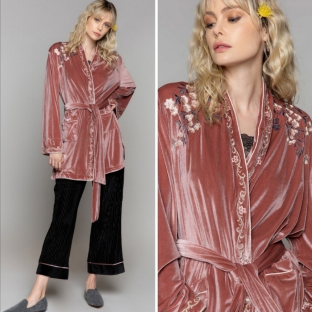 💕SALE -POL Velvet Embroidered Robe/Kimono